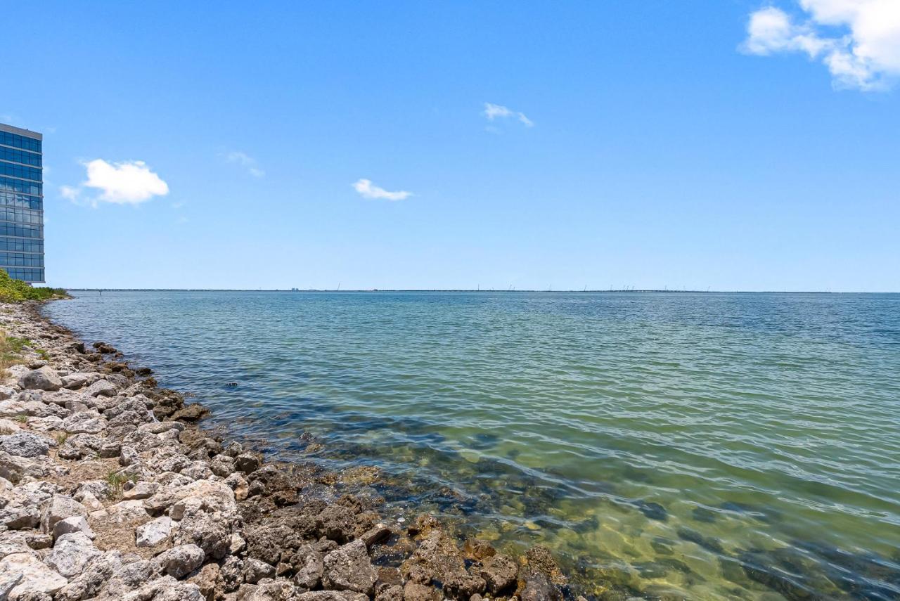 Holiday home Wake Up To The Ocean Breeze - Enjoy Amazing Views *