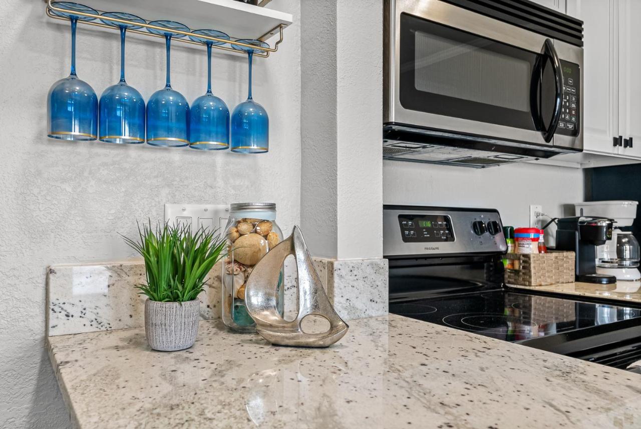 Wake Up To The Ocean Breeze - Enjoy Amazing Views Holiday home Tampa