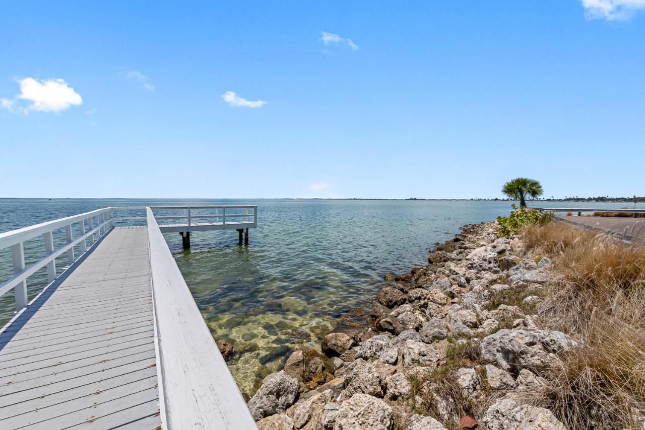 Wake Up To The Ocean Breeze - Enjoy Amazing Views Tampa