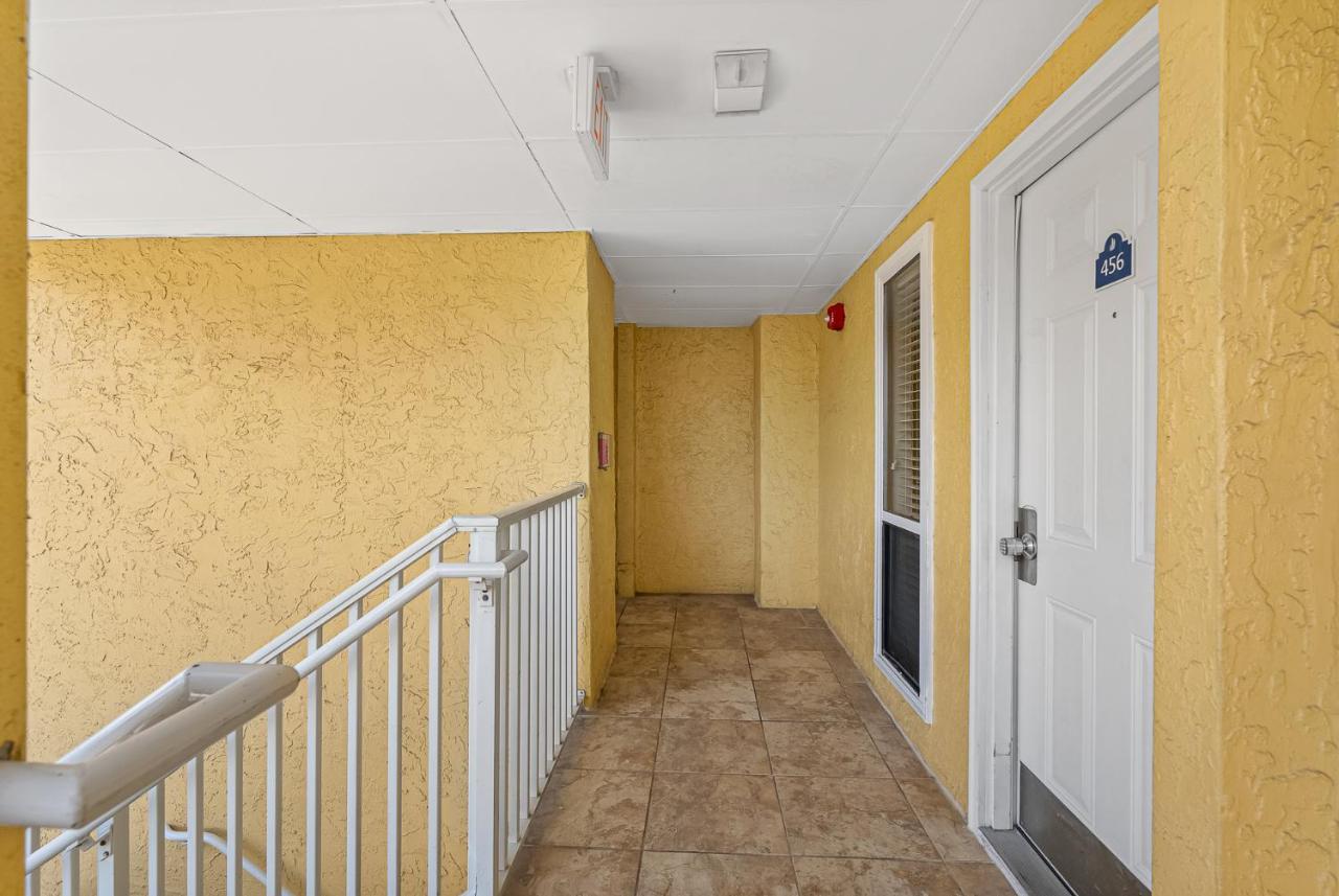 Wake Up To The Ocean Breeze - Enjoy Amazing Views Holiday home Tampa