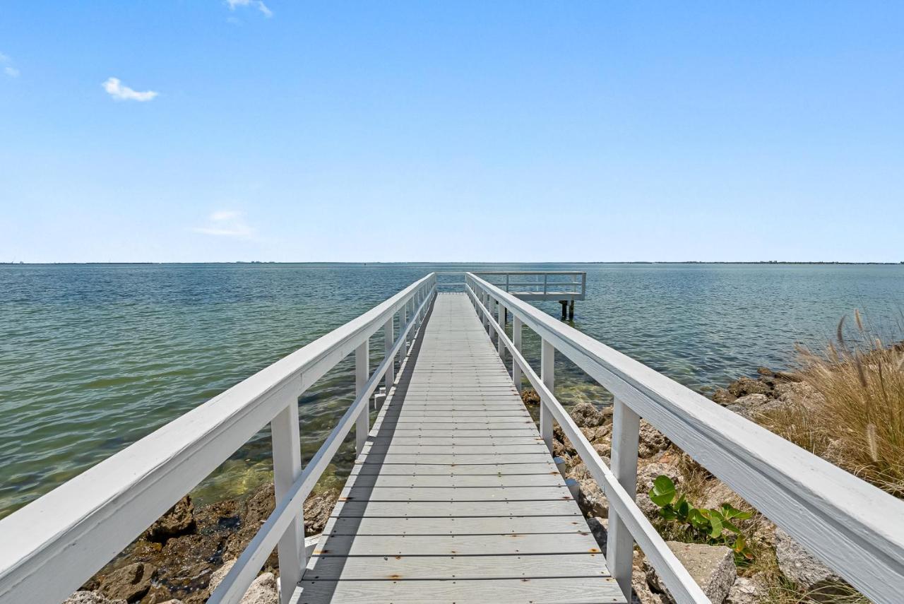 Wake Up To The Ocean Breeze - Enjoy Amazing Views Holiday home Tampa