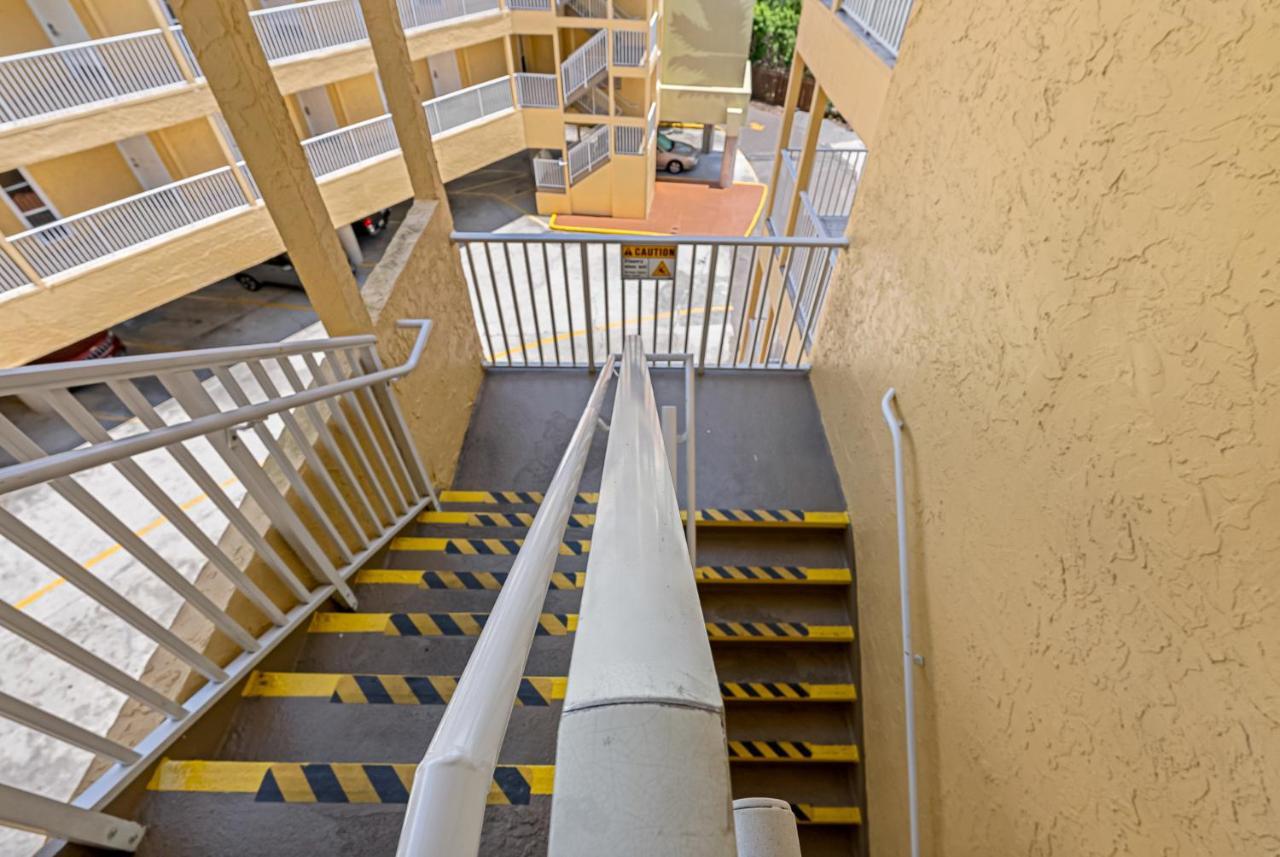 Wake Up To The Ocean Breeze - Enjoy Amazing Views * Tampa